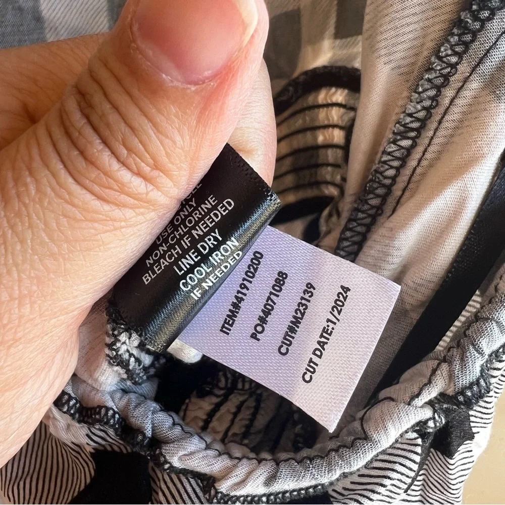 Torrid Challis Tie Straps Romper - Size 1X Gingham Summer Beach Vacation - Picture 7 of 10